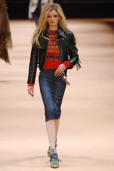 Look 32